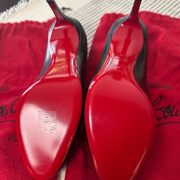 Christian Louboutin Simple Pump - Picture 4 of 10
